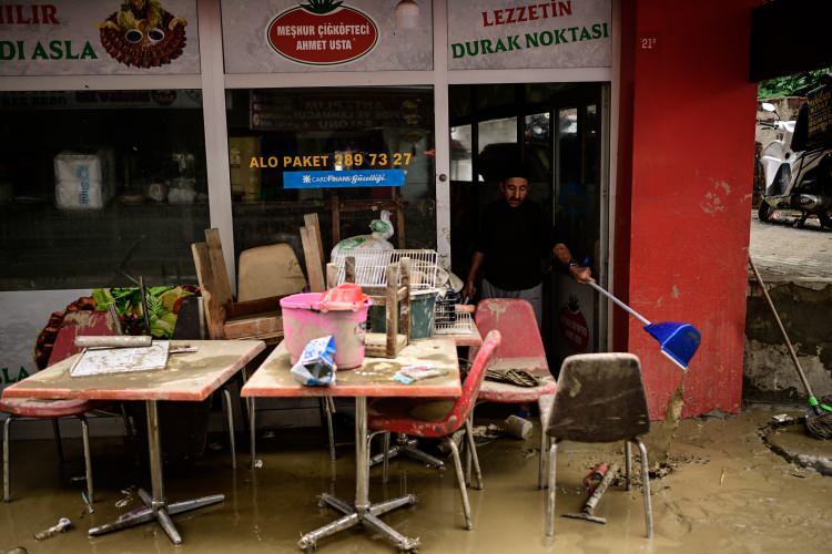 <p><strong>MARMARA'DA HANGİ İLLERDE KUVVETLİ YAĞIŞ BEKLENİYOR?</strong></p>

<p>İ&ccedil;işleri Bakanlığının paylaştığı tahminlere g&ouml;re Marmara B&ouml;lgesi'nde &ccedil;ok sayıda ilde kuvvetli sağanak etkili olacak:</p>
