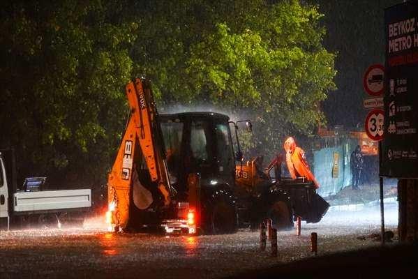 <p>İstanbul'da sağanak, Beykoz ve &ccedil;evresinde etkili oldu.</p>

<p>&nbsp;</p>
