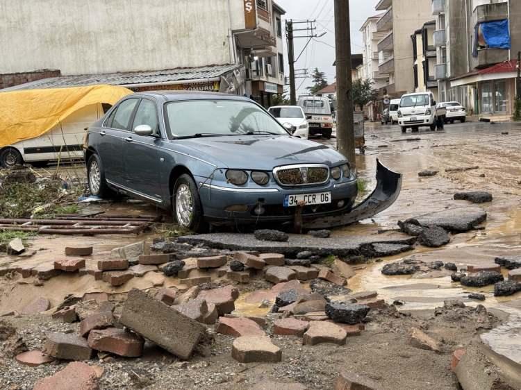 <p>'İstanbul Anadolu Yakası'nda beklenen turuncu kodlu yer yer &ccedil;ok kuvvetli ve şiddetli yağışa dikkat!</p>

<p>&nbsp;</p>
