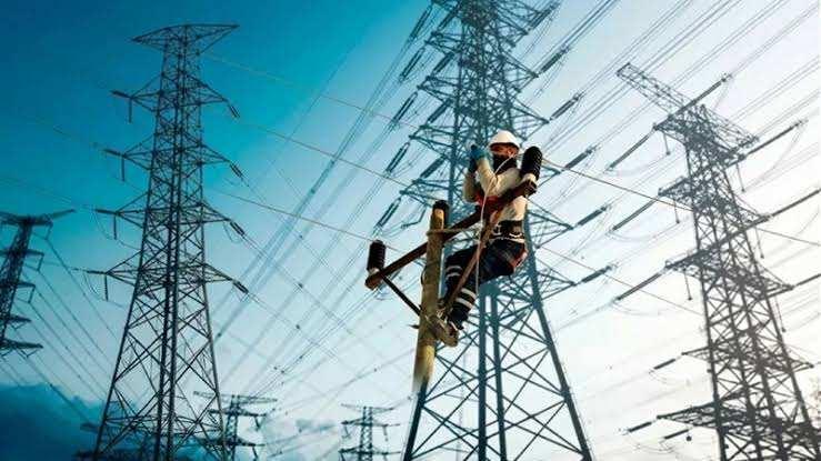 <p>Elektrik kesintisi haberleri... İstanbul'da 15 Ekim 2026 Perşembe g&uuml;n&uuml; bazı il&ccedil;elerde planlı elektrik kesintileri yaşanacak.&nbsp;</p>

<p><span style="color:#B22222"><strong>İşte il&ccedil;e il&ccedil;e saat saat İstanbul elektrik kesintisi bilgileri</strong></span></p>
