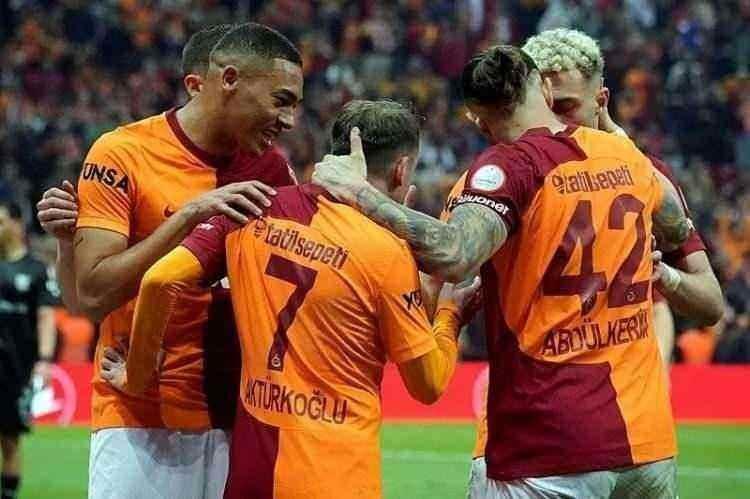 <p><strong><span style="color:#B22222">SİİRT&nbsp;</span> |&nbsp; GALATASARAY</strong></p>

<p>&nbsp;</p>
