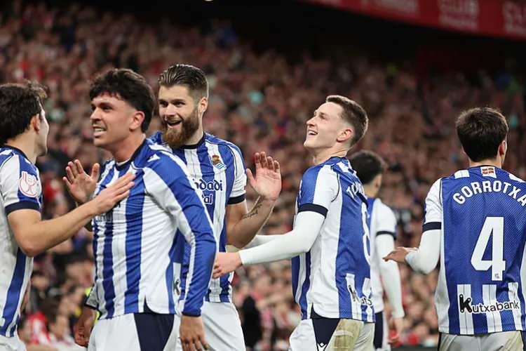 <p>2037 - Real Sociedad</p>
