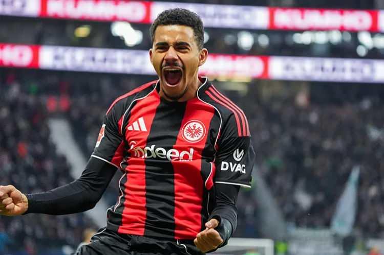 <p>2043 - Eintracht Frankfurt</p>
