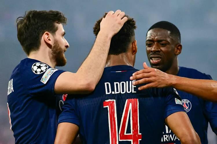 <p>4- Paris Saint Germain | 1.36 milyar Euro</p>
