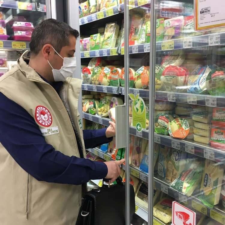 <p>Yapılan son incelemelerde sağlığı tehlikeye atacak şekilde tağşiş taklit yapılan takviye edici gıda, bitkisel &uuml;r&uuml;n, peynir, sirke, tatlı, şark&uuml;teri, yağ, baharat ve bal markaları ifşa edildi.</p>

<p>&nbsp;</p>

<p><strong><span style="color:#B22222">İŞTE YENİ TAKLİT VE TAĞŞİŞ LİSTESİ</span></strong></p>
