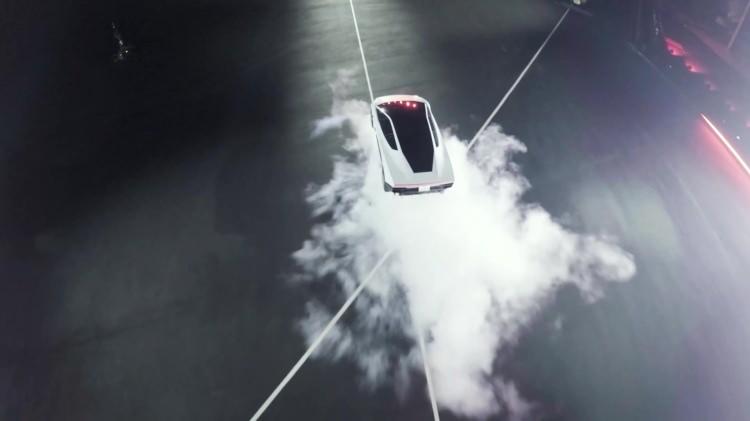 <p>Tesla, yaklaşık 10 yıl &ouml;nce modelin başlangı&ccedil; fiyatını 200 bin dolar olarak duyurmuştu.</p>
