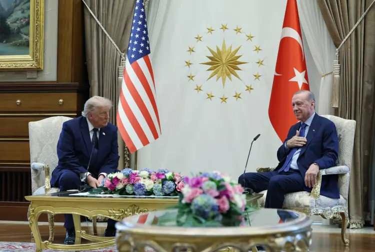 <p><span style="color:rgb(178, 34, 34)"><strong>TRUMP İLE BAŞKAN ERDOĞAN G&Ouml;R&Uuml;ŞT&Uuml;</strong></span></p>

<p>&nbsp;</p>

<p>36. NATO Zirvesi, Ankara'nın ev sahipliğinde resmi olarak başladı. Zirvenin ilk g&uuml;n&uuml;ne, ABD Başkanı Donald Trump ile Cumhurbaşkanı Recep Tayyip Erdoğan&rsquo;ın g&ouml;r&uuml;şmesi dikkatleri &uuml;zerine &ccedil;ekti.&nbsp;</p>
