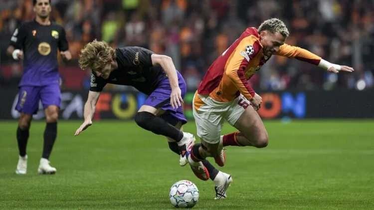 <p><strong>GALATASARAY VE FENERBAH&Ccedil;E İLK 24'E GİREMEDİ</strong></p>
