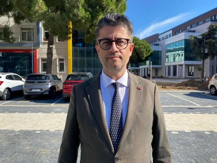 <p>&Ccedil;OM&Uuml; Rekt&ouml;r&uuml; Prof. Dr. C&uuml;neyt Erenoğlu, temel ama&ccedil;larının, &Ccedil;anakkale Savaşı'nı ve savaşın getirdiği kahramanlıkları gelecek nesiller aktarmak olduğunu s&ouml;yleyerek, "Onların manevi duygulara sahip olması bizim i&ccedil;in &ouml;nemli.&nbsp;</p>

<p>&nbsp;</p>
