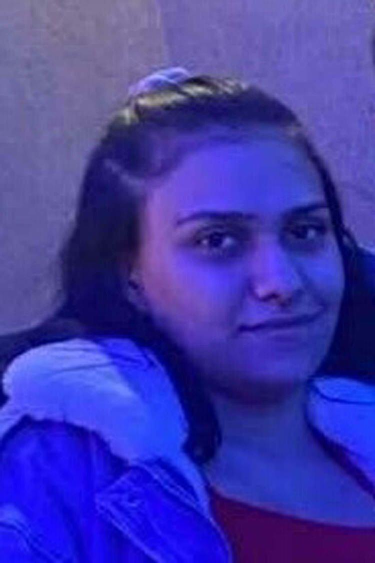 <p>İzmir&rsquo;in Menderes il&ccedil;esi Oğlananası Mahallesi Kısık Sanayi yolunda, Balımnaz T&uuml;rkkal ve ablası Nergiz T&uuml;rkkal ile Devran Yağız ile Tamer Demirdaş'ın i&ccedil;inde olduğu otomobil, 5 Şubat 2026 akşamı dere &uuml;zerindeki k&ouml;pr&uuml;den ge&ccedil;erken iddiaya g&ouml;re, sele kapıldı.&nbsp;</p>
