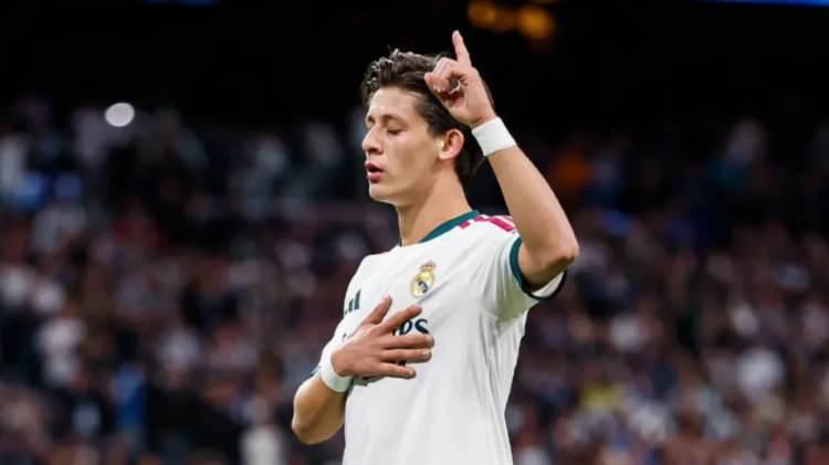 <p><strong>REAL MADRID İLE S&Ouml;ZLEŞMESİNİ UZATACAK</strong></p>
