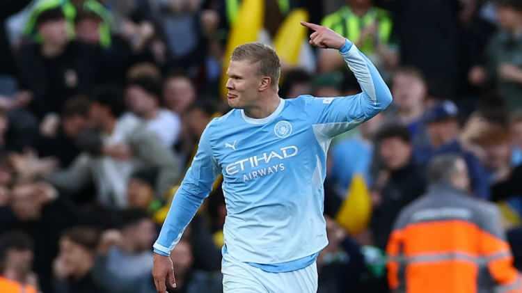 <p>7 - Manchester City: 106.500</p>
