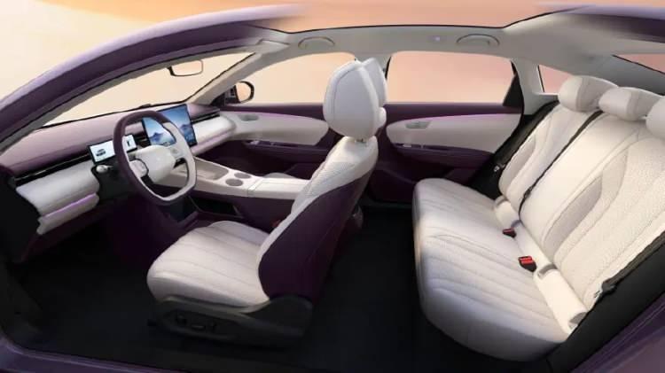 <p>En &uuml;st donanım paketi, Horizon Robotics'in Journey 6M &ccedil;ipini kullanıyor ve bu &ccedil;ip, hafızalı park etme ve geri geri yol yardımı da sunan g&ouml;r&uuml;ş tabanlı bir sisteme sahip.</p>

