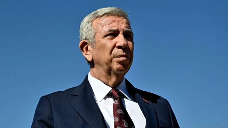 <p>Erdoğan'ın en yakın rakibi Mansur Yavaş'ın iki katından fazla desteğe sahip olduğunu belirten Selvi,<em><strong> "Mansur Yavaş diyenlerin oranı y&uuml;zde 14,2 &ccedil;ıkarken onu y&uuml;zde 8,7'yle Selahattin Demirtaş</strong></em> takip ediyor.&nbsp;</p>

<p>&nbsp;</p>
