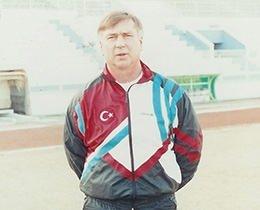 <p>Sepp Piontek<br />
D&ouml;nem: 27.05.1990 &ndash; 28.04.1993<br />
(V. 19.02.2026)</p>

