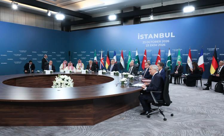 <p>Dışişleri Bakanı Hakan Fidan, İstanbul&rsquo;da, İtalya&rsquo;nın da katılımıyla ger&ccedil;ekleştirilen R4+E3 (Birleşik Krallık, Almanya, Fransa) Dışişleri Bakanları Toplantısı&rsquo;na ev sahipliği yaptı.</p>
