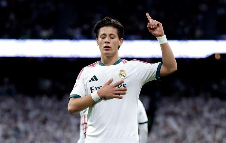 <p><strong>MAAŞI İKİYE KATLANACAK</strong></p>
