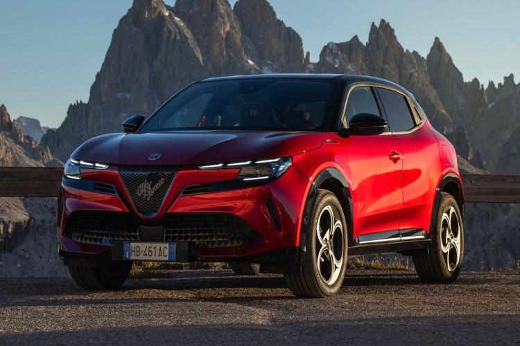 <p><strong>ALFA ROMEO</strong></p>

<p>Alfa Romeo 500 bin liraya kadar kredide 12 ay vade, y&uuml;zde 0,99 ve 1,99 oranında faiz imkanıyla kredi sağlıyor.</p>

<p>&nbsp;</p>
