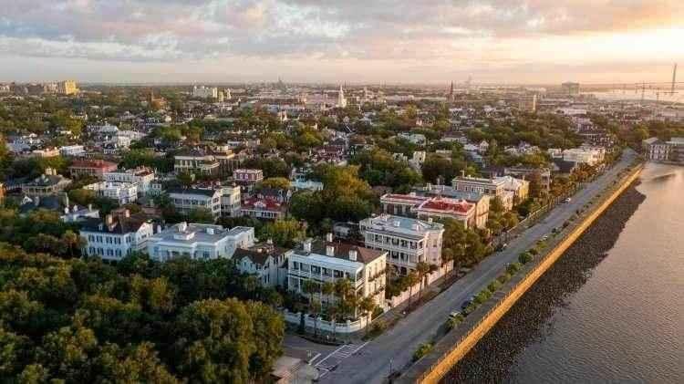 <p><strong><span style="color:#B22222">29)&nbsp; CHARLESTON&nbsp;</span> |&nbsp; ABD</strong></p>
