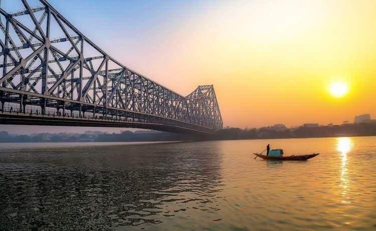<p><strong><span style="color:#B22222">7)&nbsp; KOLKATA</span>&nbsp; |&nbsp; HİNDİSTAN</strong></p>
