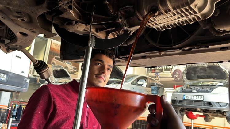 <p><strong><em>Kışlık bakımlarını mutlaka yaptırın. Motor yağ bakımı, antifriz bakımı, şanzıman yağı bakımı, fren hidrolik yağı bakımları kesinlikle yapılmalı ve değiştirilmeli."&nbsp;</em></strong></p>
