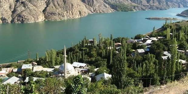 <p><span style="color:#B22222"><strong>UZUNDERE &ndash; ERZURUM</strong></span></p>

<p>&nbsp;</p>
