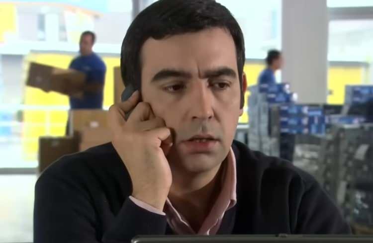 <p>Bunun &uuml;zerine kendisine 12 b&ouml;l&uuml;ml&uuml;ğ&uuml;ne Şevket rol&uuml;n&uuml;n teklif edildiğini anlatan K&uuml;&ccedil;&uuml;k&ccedil;etin, bu s&uuml;recin yaklaşık 2,5 yıl s&uuml;rd&uuml;ğ&uuml;n&uuml; s&ouml;ylemişti.&nbsp;</p>

<p>&nbsp;</p>

