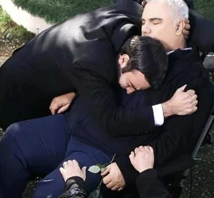 <p>45 yaşındaki oyuncunun, katıldığı bir programda &ccedil;ekilen son g&ouml;r&uuml;nt&uuml;leri b&uuml;y&uuml;k dikkat &ccedil;ekti.</p>
