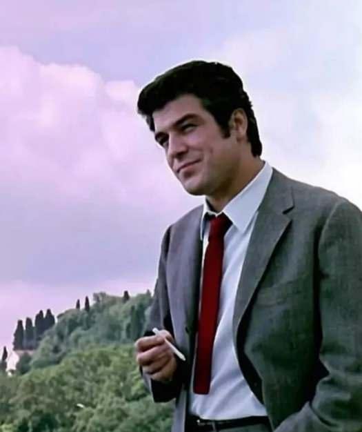 <p>92 YAŞINDAKİ İZZET G&Uuml;NAY YILLAR SONRA G&Ouml;R&Uuml;NT&Uuml;LENDİ</p>

<p>&nbsp;</p>

