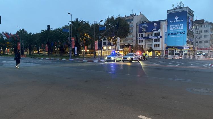 <p>S&uuml;r&uuml;c&uuml;ler, alternatif olarak Fahrettin Kerim G&ouml;kay Caddesi ile D-100 kara yolunu kullanabilecek.</p>

<p>&nbsp;</p>

<p>Bu b&ouml;lgede Şemsettin G&uuml;naltay Caddesi ile D-100 kara yolu alternatif g&uuml;zergahlar olacak.</p>
