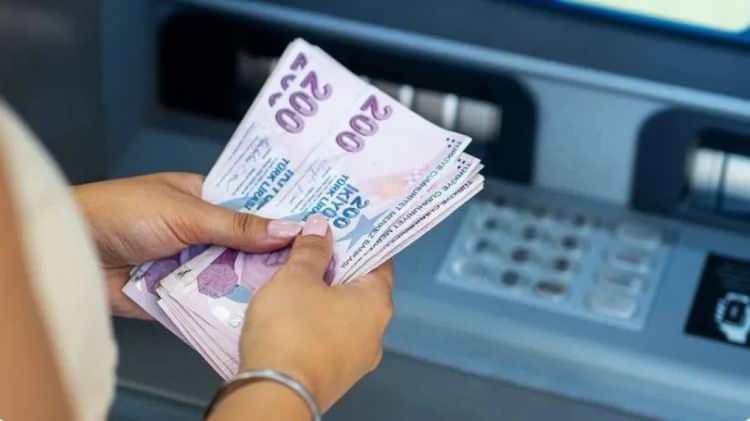 <p>Asgari &uuml;cret i&ccedil;in uygulanan gelir vergisi ve damga vergisi istisnası nedeniyle oluşan maliyetin bir b&ouml;l&uuml;m&uuml; b&uuml;t&ccedil;e &uuml;zerinden karşılanıyor.&nbsp;</p>
