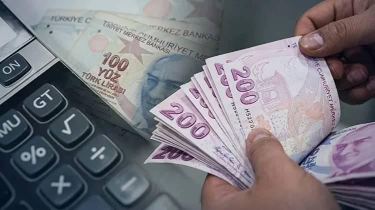 <p>2026 yılı b&uuml;t&ccedil;esinde kaynak artışı y&uuml;zde 28,02 olurken asgari &uuml;cret zammı y&uuml;zde 27 olarak belirlenmişti.</p>

<p>​</p>
