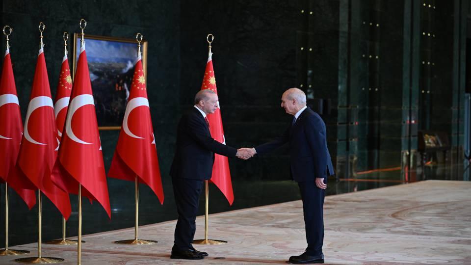 <p>T&ouml;rende TBMM Başkanı Numan Kurtulmuş da yer aldı.</p>
