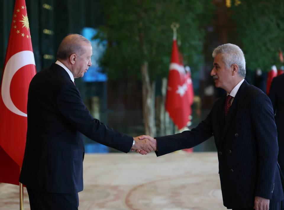 <p>Cumhurbaşkanlığı K&uuml;lliyesi'ndeki t&ouml;rende, Danıştay Başkanı Zeki Yiğit de yer aldı.</p>
