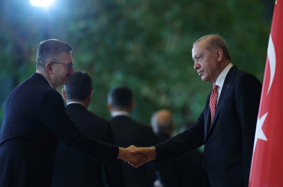 <p>T&ouml;rende, Cumhurbaşkanlığı İletişim Başkanı Burhanettin Duran da yer aldı.</p>
