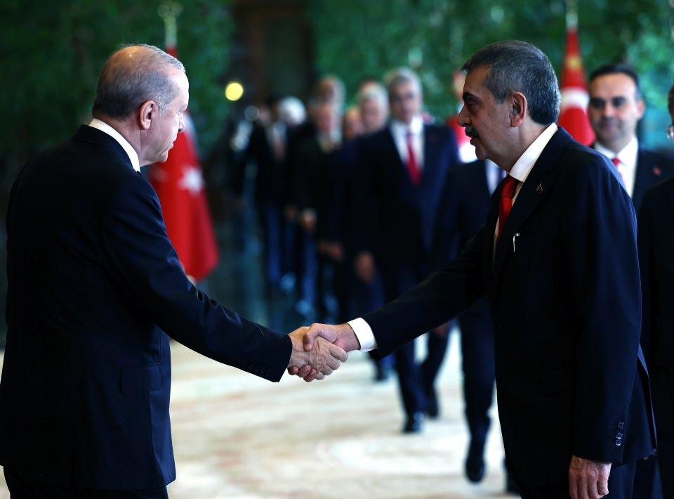 <p>T&ouml;rende Milli Eğitim Bakanı Yusuf Tekin de yer aldı.</p>
