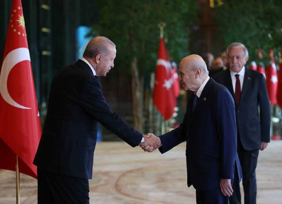 <p>T&ouml;rende MHP Genel Başkanı Devlet Bah&ccedil;eli de yer aldı.</p>
