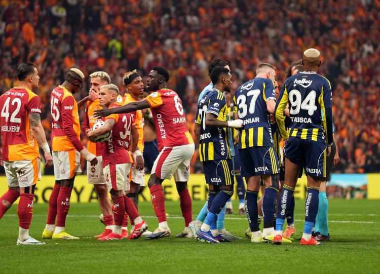 <p><strong>YAPAY ZEKAYA G&Ouml;RE GALATASARAY BİR ADIM &Ouml;NDE</strong></p>
