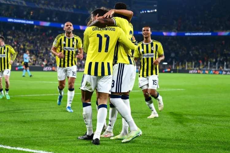 <p>ChatGPT, Fenerbah&ccedil;e'nin erken bulabileceği bir golle ma&ccedil;ın b&uuml;t&uuml;n dengesini değiştirebileceğini de vurguladı.</p>
