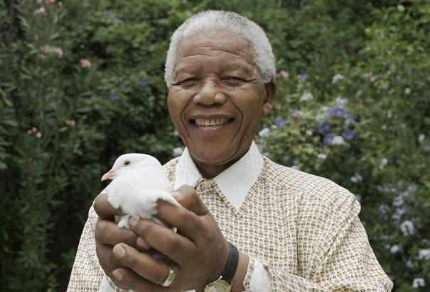 <p><strong><span style="color:rgb(178, 34, 34)">NELSON MANDELA&nbsp; </span>|&nbsp; KHULU</strong></p>

<p>&nbsp;</p>

<p><strong>Anlamı: </strong>B&uuml;y&uuml;k, &uuml;st&uuml;n, g&ouml;rkemli anlamına gelir&nbsp;</p>

<p>&nbsp;</p>

<p><strong>Eski G&uuml;ney Afrika Başkanı</strong></p>
