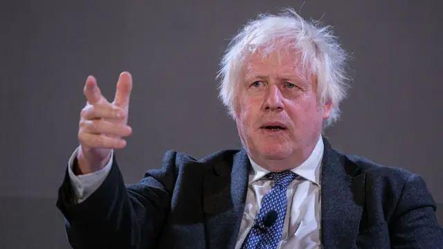 <p><strong><span style="color:rgb(178, 34, 34)">BORİS JOHNSON</span>&nbsp; |&nbsp; BOJO</strong></p>

<p>&nbsp;</p>

<p><strong>Eski İngiltere Başbakanı</strong></p>
