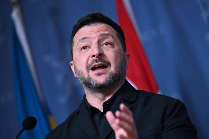 <p><strong><span style="color:rgb(178, 34, 34)">ZELENSKY&nbsp;</span> |&nbsp; ZE</strong></p>

<p>&nbsp;</p>

<p><strong>Adının kısaltılmış hali</strong></p>
