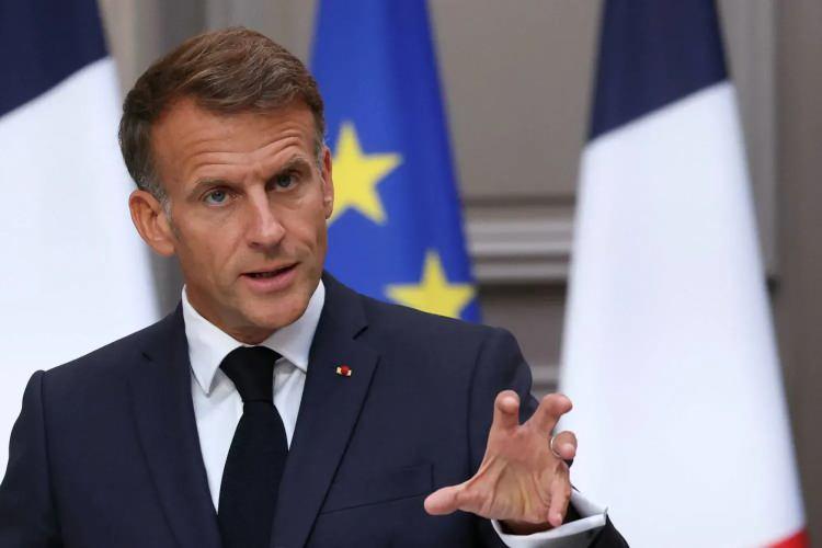 <p><strong><span style="color:rgb(178, 34, 34)">EMMANUEL MACRON&nbsp; </span>|&nbsp; MANU</strong></p>

<p>&nbsp;</p>

<p>Macron, kendisine 'Manu' diye seslenen &ccedil;ocuğu azarladığı i&ccedil;in lakabı <strong>'Manu' </strong>diye kaldı.</p>
