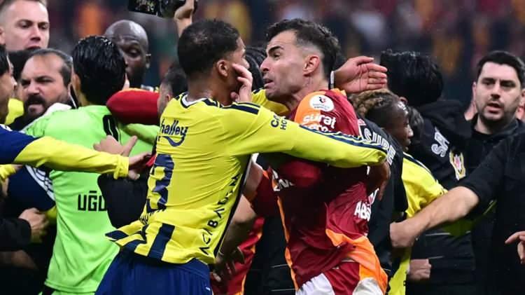 <p><strong>"Sahada ma&ccedil;, Victor Osimhen&rsquo;in olağan&uuml;st&uuml; performansıyla ev sahibi ekibin 2-1&rsquo;lik galibiyetiyle sonu&ccedil;landı; Osimhen, takımının galibiyetini getiren her iki golde de başrol&uuml; oynadı. Ne var ki, ma&ccedil;ın hemen ardından patlak veren ve adeta bir meydan kavgasını andıran şok edici kaos g&ouml;r&uuml;nt&uuml;leri, d&uuml;nya genelinde dikkatleri &uuml;zerine &ccedil;ekti ve manşetlere taşındı."</strong></p>
