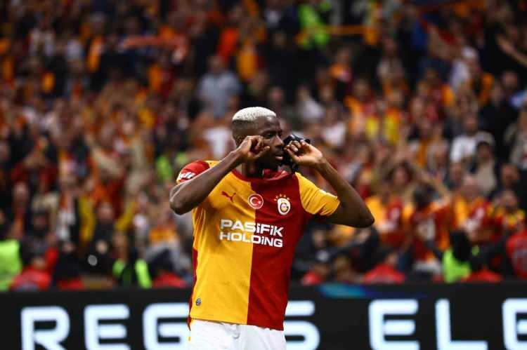 <p>Kicker (Almanya): Osimhen iki gol attı: Galatasaray derbiyi kıl payı kazandı<br />
<br />
<strong>"Galatasaray, Fenerbah&ccedil;e karşısında hak ederek kazandı. Cim Bom, 90 dakika boyunca oyuna hakim oldu ve haklı olarak 2-0 &ouml;ne ge&ccedil;ti. İkinci yarıda Fenerbah&ccedil;e, ev sahibi takımın gol fırsatlarını değerlendirememesinin cezasını bir teselli gol&uuml;yle verdi. Ancak Galatasaray yılmadı ve 2-1'lik galibiyeti rahatlıkla elde etti."</strong></p>

