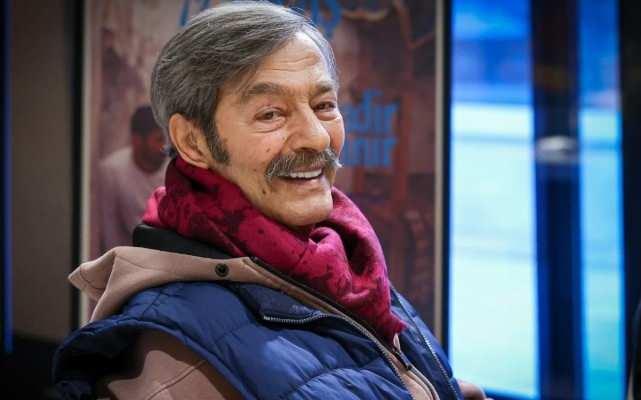 <p><strong>17 ARALIK'A ERTELENMİŞTİ</strong></p>

<p>K​adir İnanır'ın vasiyetinin okunacağı davanın 17 Aralık'a ertelenmesi sonrası yeğeni Levent İnanır hukuki yollara başvuracaklarını a&ccedil;ıkladı.</p>

<p>&nbsp;</p>
