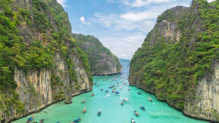 <p>12-Phuket, Tayland (14,6 milyon)</p>

