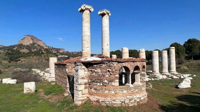 <p>Antik kentlerden tarihi yapılara, doğal g&uuml;zelliklerden eşsiz k&uuml;lt&uuml;rel miraslara uzanan bu yerler, T&uuml;rkiye&rsquo;nin zengin tarihini ve turizm potansiyelini g&ouml;zler &ouml;n&uuml;ne seriyor.</p>

<p>&nbsp;</p>

