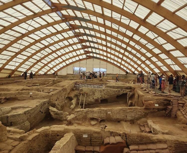<p><span style="color:#B22222"><strong>&Ccedil;ATALH&Ouml;Y&Uuml;K NEOLİTİK ALANI - </strong></span></p>

<p>&nbsp;</p>

<p><span style="color:#B22222"><strong>KONYA</strong></span></p>

<p>&nbsp;</p>
