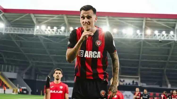 <p>11- Alexsandros Kyziridis | &Ccedil;orum FK | 4 gol (7 ma&ccedil;ta)</p>
